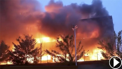 فيديو: حريق هائل بالصين.. النيران التهمت أجساد 10 أشخاص