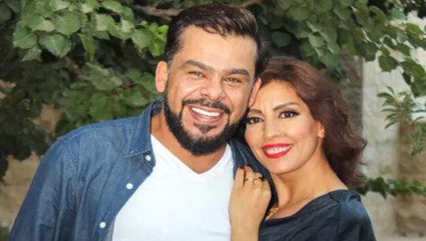 زوجة الفنان الأردني منذر رياحنة تخطف الأنظار بجمالها المُبهر.. ما قصة زواجهما الغريبة؟