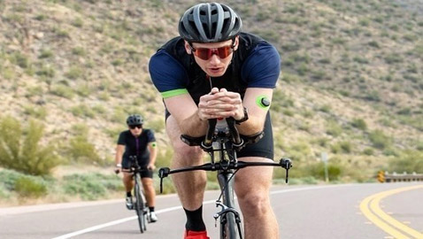 لصاقة تخبرك متى تحتاج إلى شرب الماء