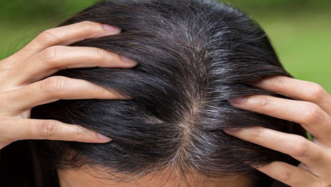8 حيل يمكنكم القيام بها لمنع شيب الشعر نهائيا.. تعرفوا عليها