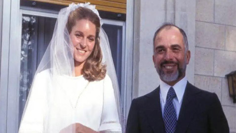 صورة نادرة للملكة نور مع زوجها الراحل الملك الأردني حسين بن طلال