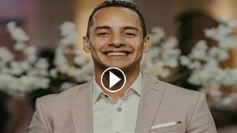 فيديو: عمرو وهبة يكشف مهنته قبل التمثيل:محل عصير وبيع كروت الشحن! 