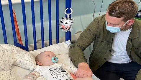 رضيع يحصل على أغلى جرعة علاج في العالم بقيمة مليوني دولار