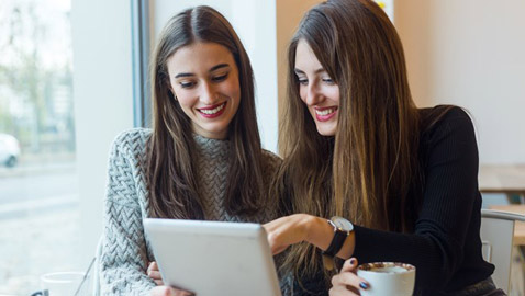 5 نصائح لتكوين صداقات في العمل.. اعرفوها