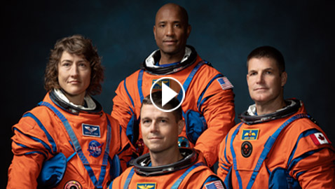 امرأة و3 رجال من 