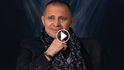 فيديو: جورج وسوف يرتل دعاء 