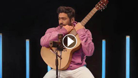 فيديو: تامر حسني يغني ميدلي لمجموعة من أشهر أغانيه الرومانسية