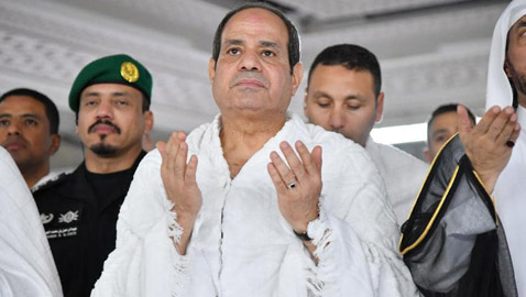 بالصور: الرئيس السيسي يؤدي مناسك العمرة على هامش قمة جدة