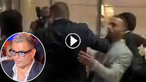 فيديو صادم: عمرو دياب يبعد معجبا بعنف وقسوة حاول أن يتصور معه، ويثير موجة غضب!