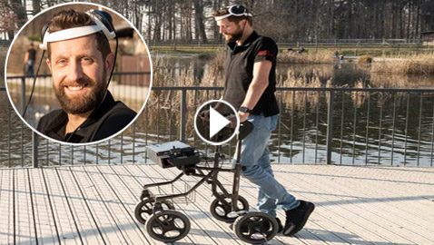 فيديو لمعجزة تكنولوجية.. رجل مصاب بالشلل يتمكن من المشي مجددا