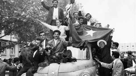 بهذا العام..أزاح الأتراك رئيساً اتهم بالدكتاتورية