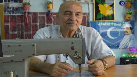 تعبيرا عن حبه للنبي.. خياط عراقي يقدم خدمات مجانية لمن يحملون اسم محمد