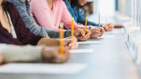 سنة سجن.. لطالبة جزائرية غشت في امتحانات البكالوريا!