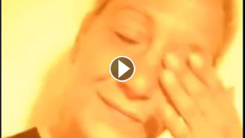 شاهد.. أول تعليق من أم الشاب القتيل الذي أشعل فرنسا غضباً