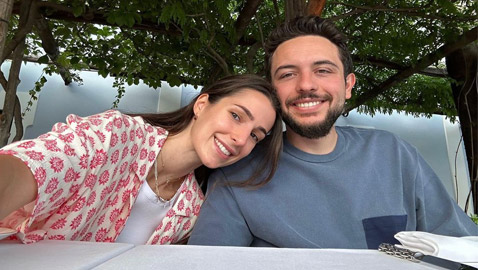 صورة سيلفي عفوية التقطتها رجوة.. هكذا عايد ولي عهد الأردن متابعيه