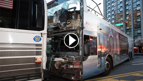 فيديو وصور: عشرات الجرحى في تصادم حافلتين في نيويورك