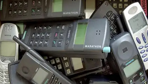 الهاتف الذكي يحتفل بعيد ميلاده الخامس والعشرين!