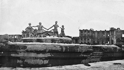 أكبر غزو بالتاريخ.. هكذا أنقذت سكة حديد مليوني روسي من الموت