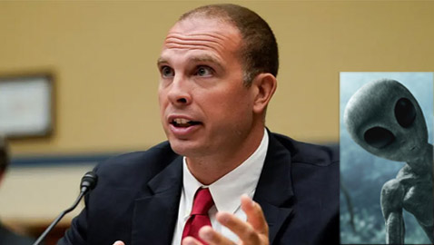 ضابط استخبارات أمريكي: السلطات تخفي أدلة على وجود كائنات فضائية