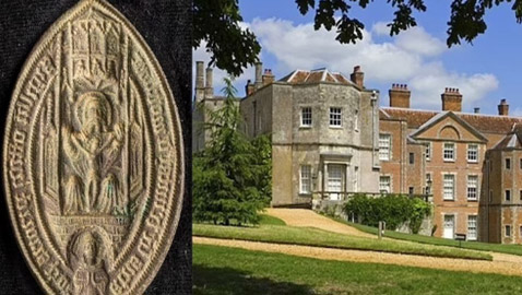 العثور على قالب خاتم نادر من العصور الوسطى بمزايا فريدة