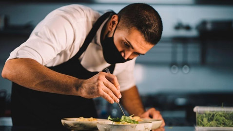 نواب بريطانيا من دون طعام بسبب قلة الطهاة في البلاد!