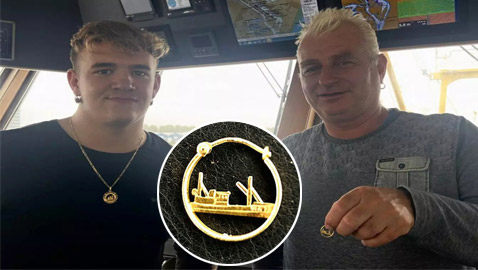 أمر يفوق الخيال: صياد يعثر على قرط ذهبي مفقود بالبحر منذ 23 عاما ويعيده لصاحبه