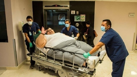 تحول مدهش لأثقل رجل في العالم بعد خسارة 330 كغم