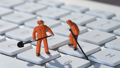 أقذر من مقعد المرحاض! خطوات لتنظيف لوحة مفاتيح الحاسوب أو اللابتوب