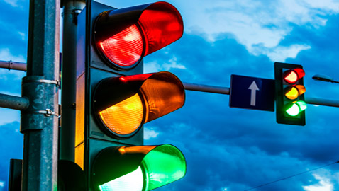 تاريخ إشارات المرور: بدأت عند الرومان وكانت السكك الحديدية سببا بتطورها