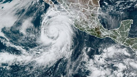 أمريكا تتأهب لإعصار هيلاري القادم.. رياح عاصفة مخيفة..!