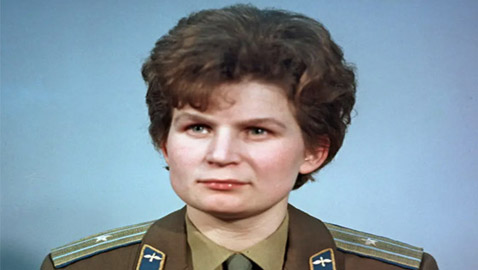 داعمة لبوتين.. من هي أول امرأة صعدت إلى الفضاء؟