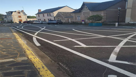 بلدة فرنسية تضبط حدود السرعة على الطرق.. بطريقة 