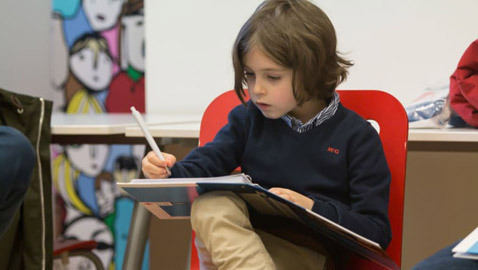 لوران سيمونز.. الطفل المعجزة الذي أكمل تعليمه الجامعي في الـ9