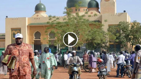 وثيقة سرية تفضح يهودي في تشاد: تظاهر أنه مسلم وعمل إماما ومؤذنا في المسجد