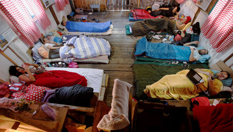 عليك الاستلقاء فقط! 7 متسابقين يتنافسون للحصول على لقب 