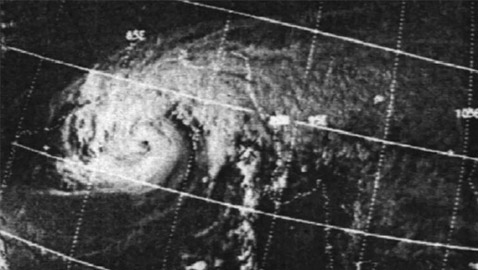 بهذا العام.. إعصار قتل 500 ألف وأدى لظهور دولة جديدة