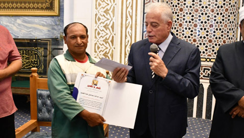 أمانة عامل نظافة مصري سلم 30 ألف دولار للأمن.. 