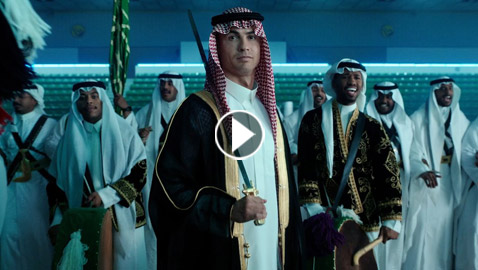 بالزي التقليدي والسيف.. رونالدو يحتفل باليوم الوطني السعودي