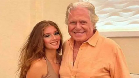 زواج حسين فهمي في عمر الـ82 وللمرة الثامنة من شابة بعمر أحفاده.. شاهد جمالها!