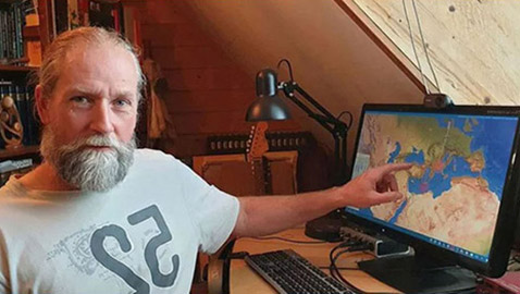 توقع تسونامي فتاكاً..العالم الهولندي 