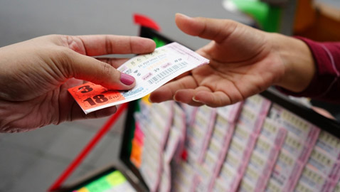 ثاني أكبر جائزة يانصيب بتاريخ أمريكا بلغت 1.6 مليار دولار.. وهوية الفائز مجهولة