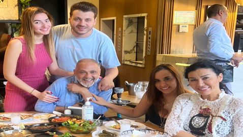 نادين الراسي برفقة حبيبة طليقها.. وتعلق: 