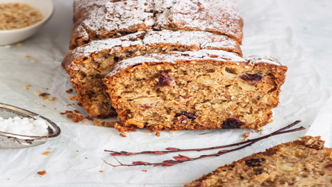 وصفة سهلة وصحية وسريعة التحضير.. طريقة عمل كعكة الجزر بالجوز