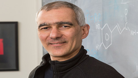منجي الباوندي: من هو العالم تونسي الأصل الفائز بجائزة نوبل في الكيمياء؟