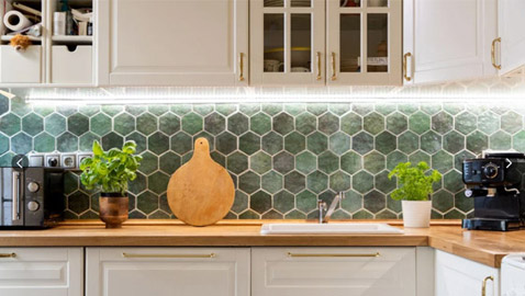 كيفية إزالة الدهون من خشب المطبخ باستخدام وصفات منزلية؟