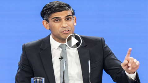 رئيس وزراء بريطانيا يرفض قبول المتحولين: الرجل رجل والمرأة امرأة!