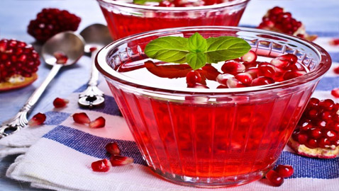 إليكم طريقة تحضير حلى الرمان بالجلي اللذيذ