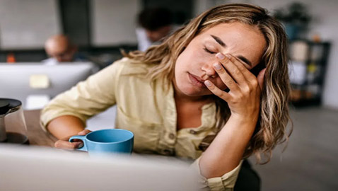 لمن يشعر بالتعب دائما.. 10 عادات يومية يجب أن تتخلص منها