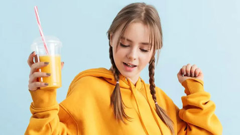 العلم يقول كلمته.. هذه المشروبات تُسرع ظهور التجاعيد