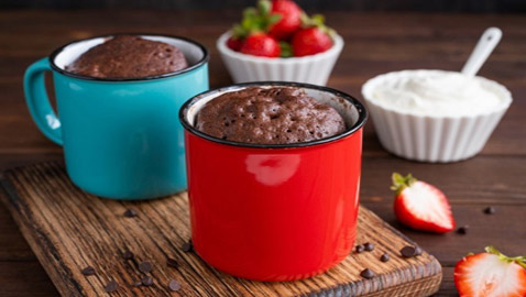 إليكم طريقة تحضير كعكة المايكرويف بـ3 دقائق بدون بيض